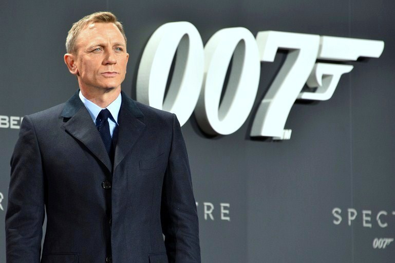 Par où commencer pour lire James Bond ?